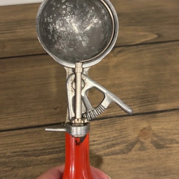 Vintage scoop master ice cream scoop with red handle - Picture 4 of 5
